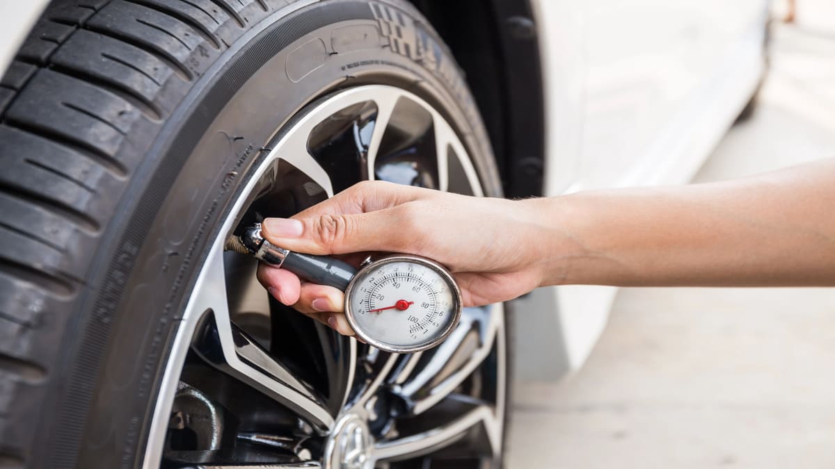 A Complete Guide to Tire Air Pressure Gauges Types, Uses, Reading